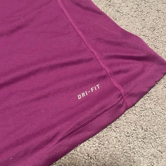 NIKE dry fit running top, M. Worn but good used condition - Picture 5 of 8